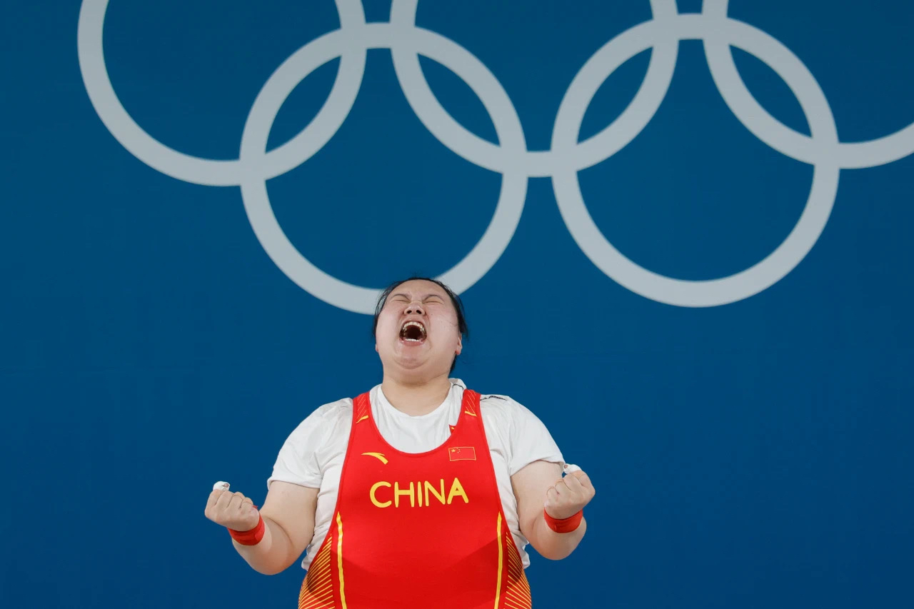 星空体育-一场激动人心的比赛中情绪高涨的作文